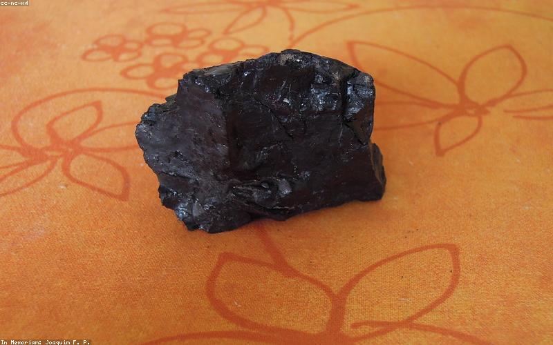 Than cục xô 1A là gì? Đặc điểm vượt trội và ứng dụng trong công nghiệp